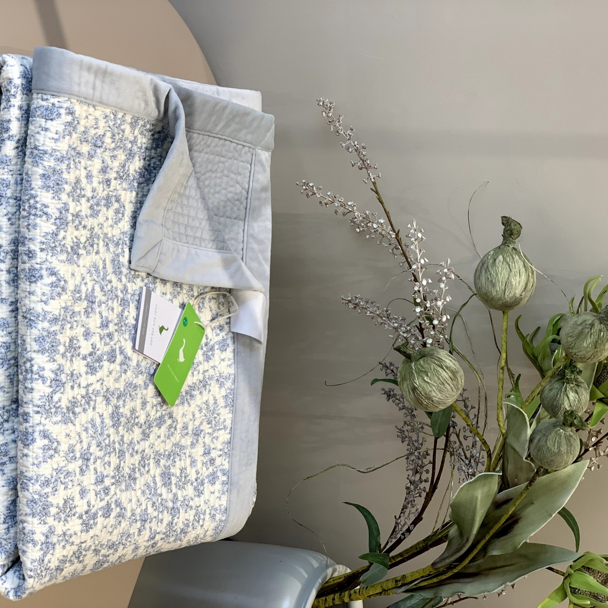 91家纺网 家纺一手货源 找家纺 汇庭 2025秋冬新款纱布绒单品床盖系列 珍妮蓝