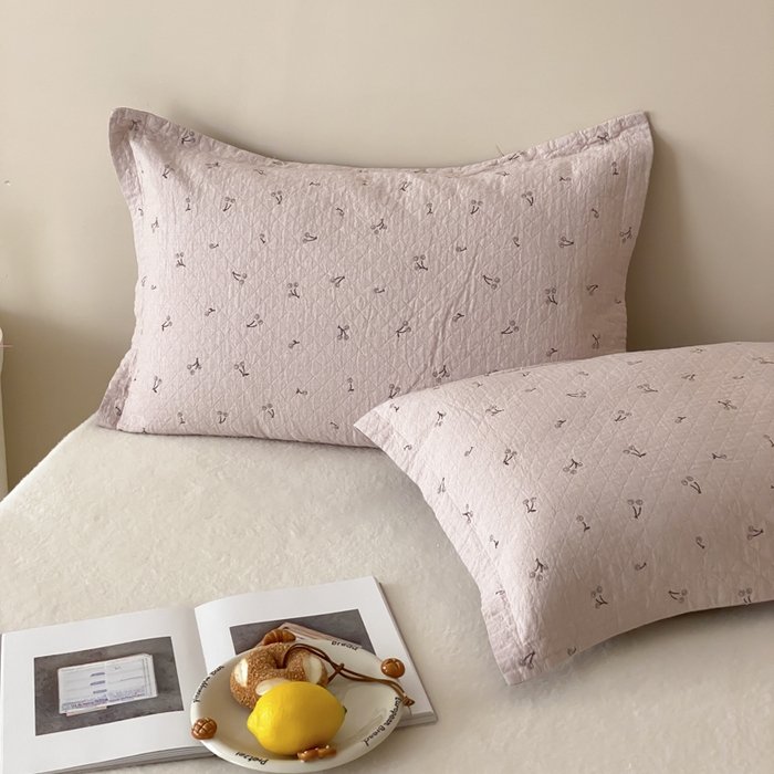 91家纺网 家纺一手货源 找家纺 麻依 2025新款安心棉纱布枕套全棉四层纱布枕套 欣欣樱桃