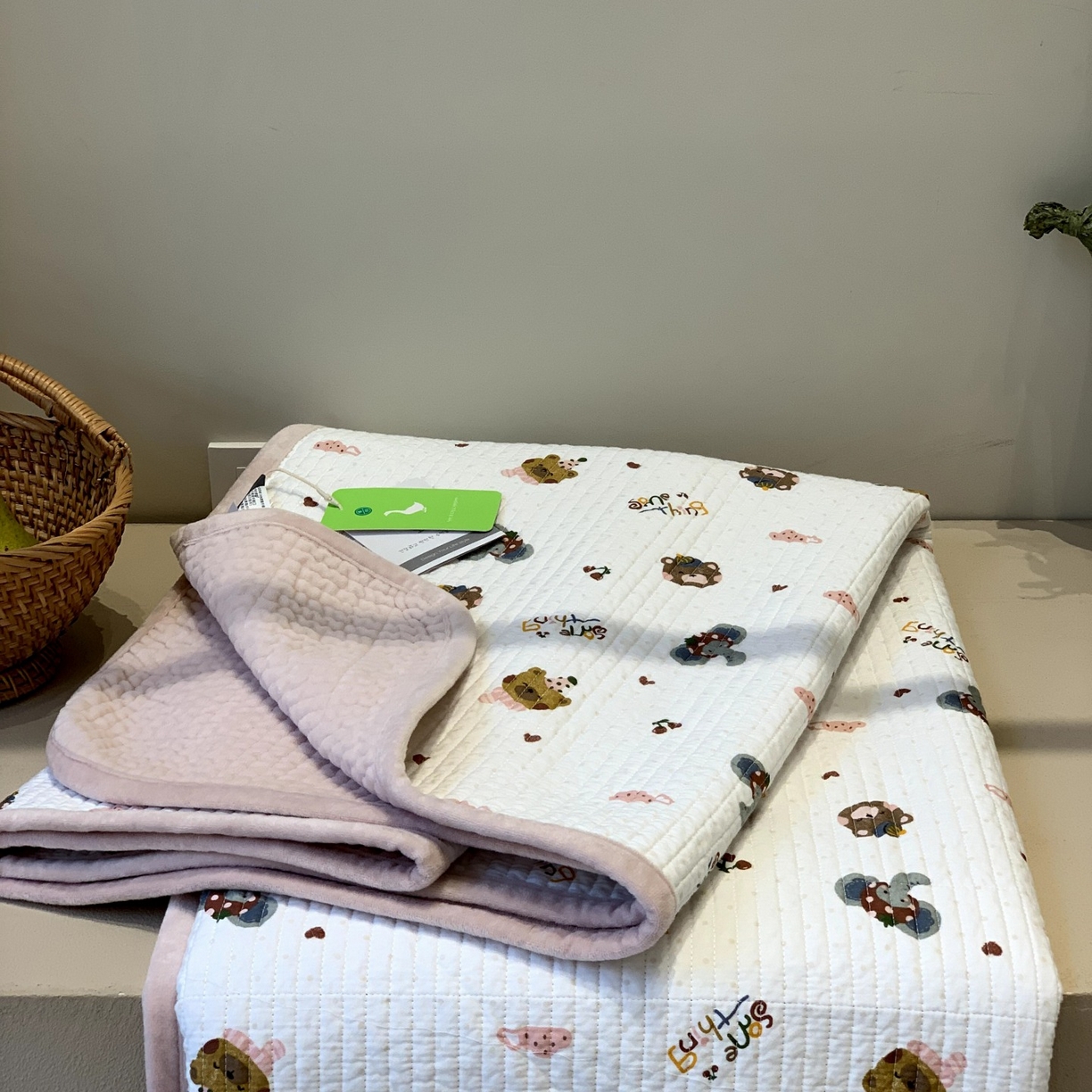 91家纺网 家纺一手货源 找家纺 汇庭 2025秋冬新款绒绒单品床盖系列 围巾小象