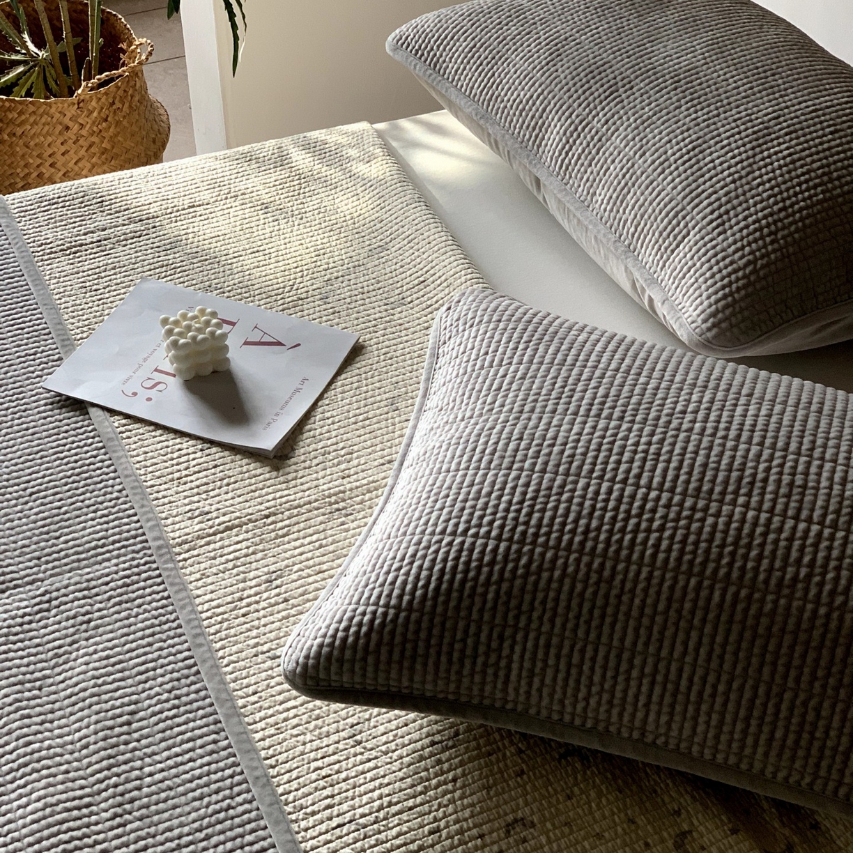 91家纺网 家纺一手货源 找家纺 汇庭 2025秋冬新款绒绒单品床盖系列 月光星