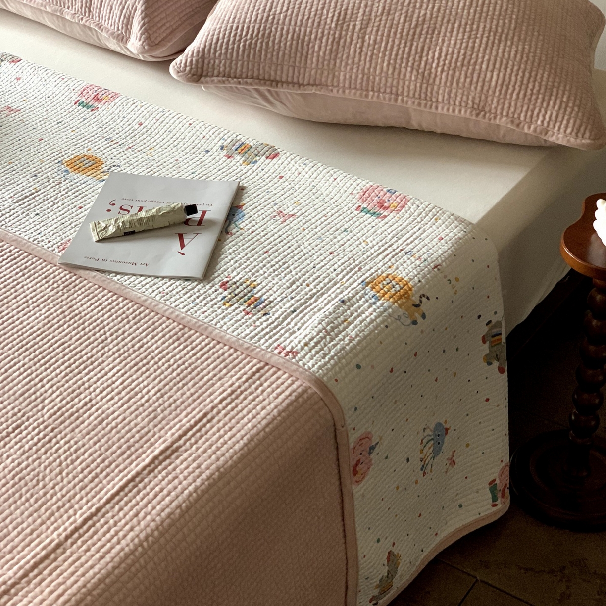 91家纺网 家纺一手货源 找家纺 汇庭 2025秋冬新款绒绒单品床盖系列 章鱼小丸子