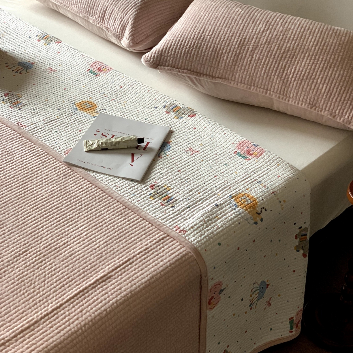 91家纺网 家纺一手货源 找家纺 汇庭 2025秋冬新款绒绒单品床盖系列 章鱼小丸子