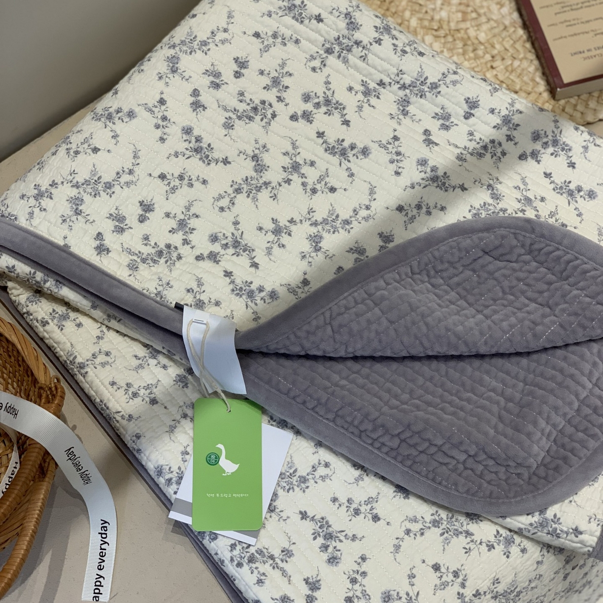 91家纺网 家纺一手货源 找家纺 汇庭 2025秋冬新款绒绒单品床盖系列 紫萱