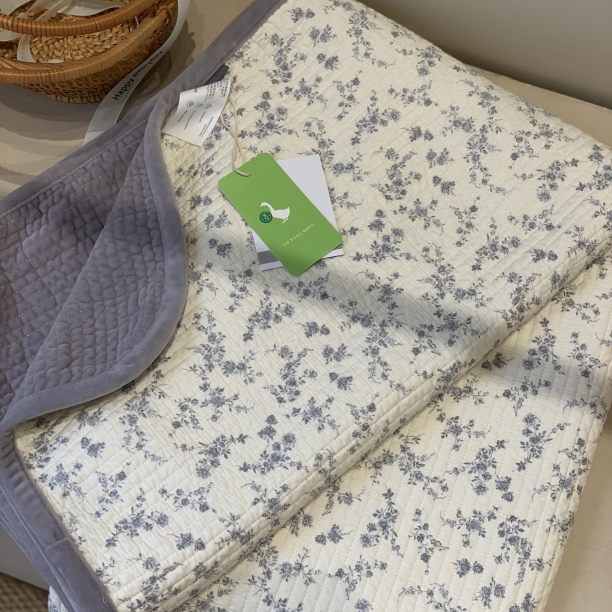 91家纺网 家纺一手货源 找家纺 汇庭 2025秋冬新款绒绒单品床盖系列 紫萱