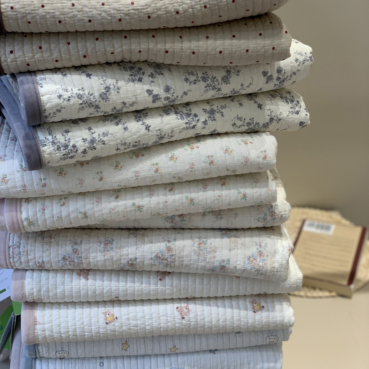 91家纺网 家纺一手货源 找家纺 汇庭 2025秋冬新款绒绒单品床盖系列 组合