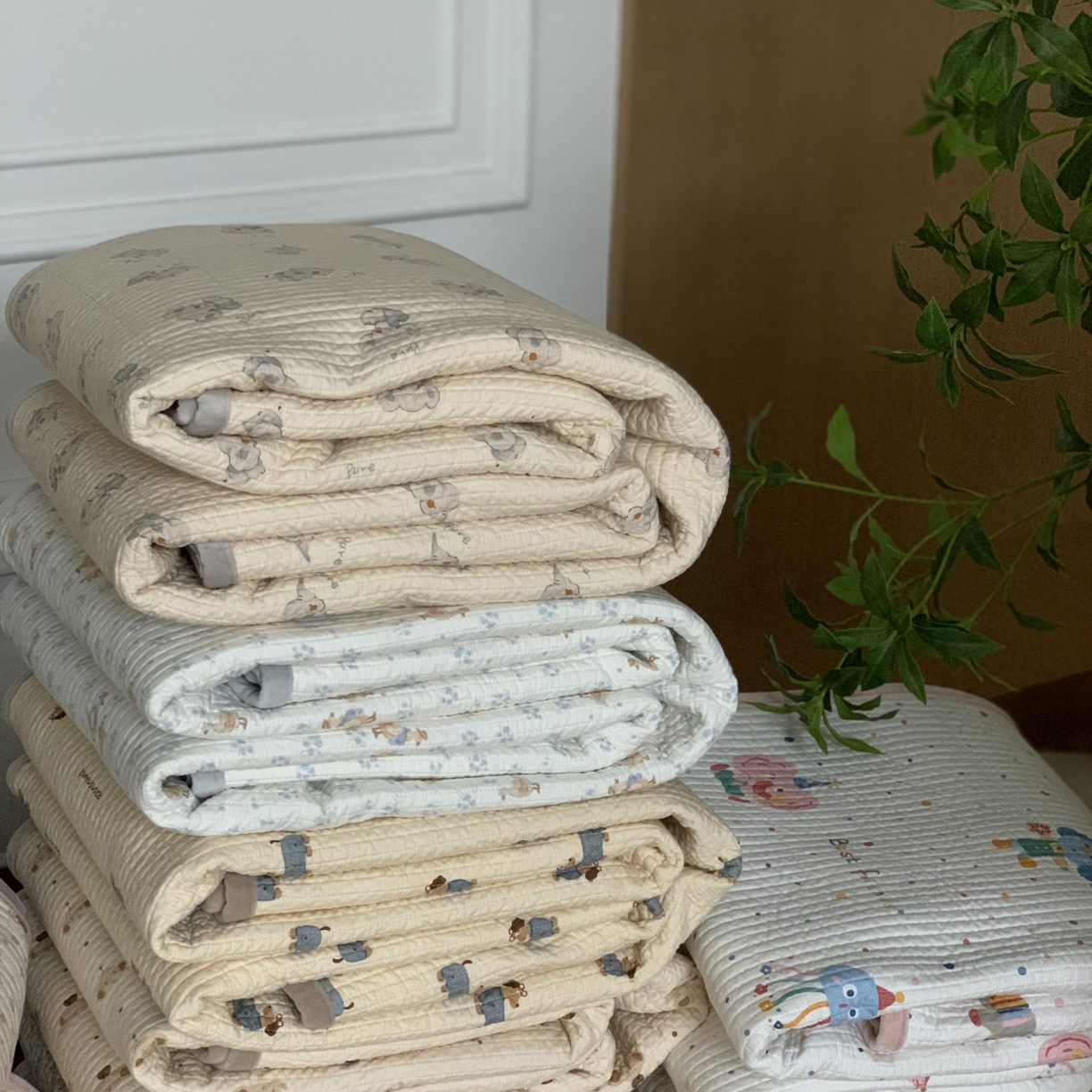 91家纺网 家纺一手货源 找家纺 汇庭 2025秋冬新款绒绒单品床盖系列 组合