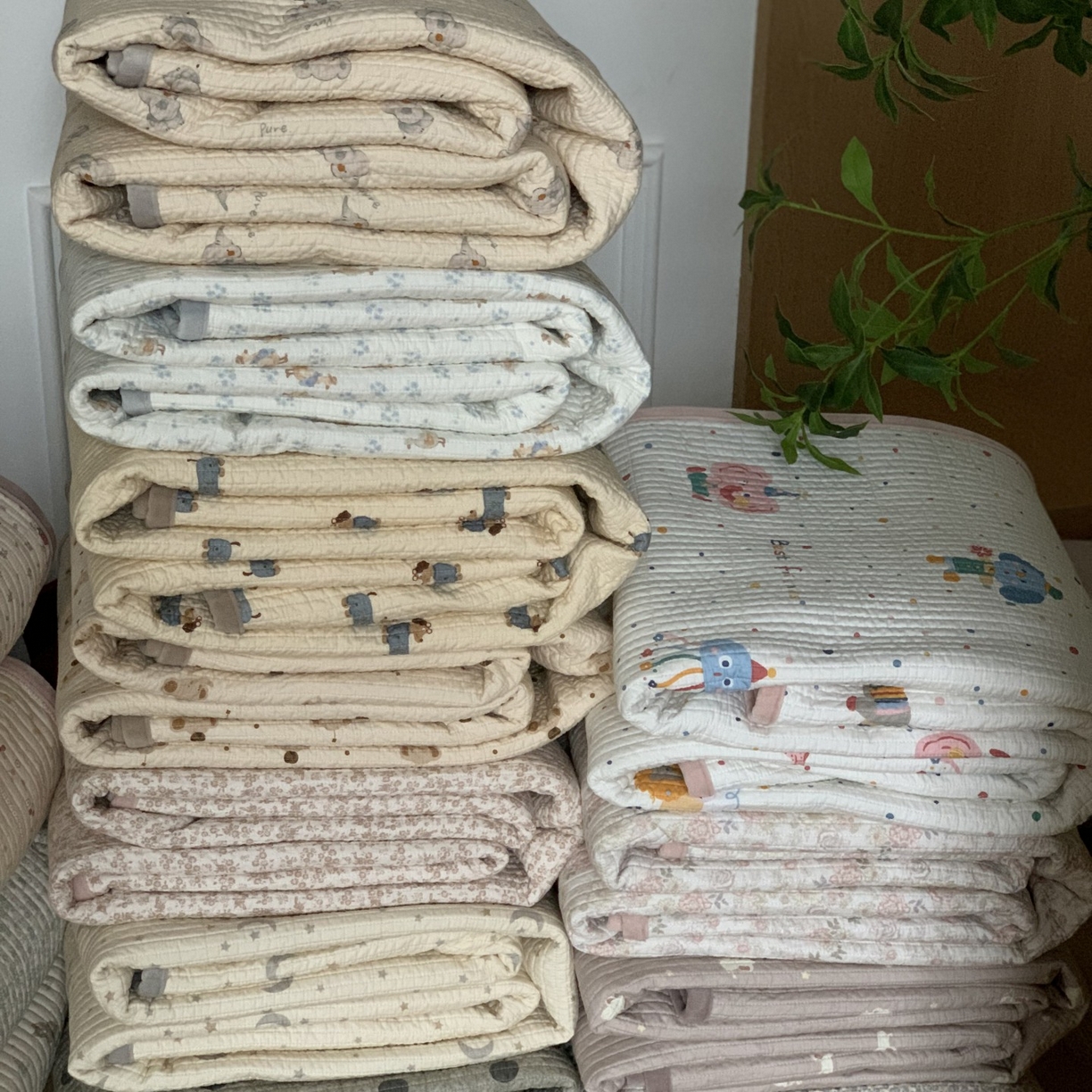 91家纺网 家纺一手货源 找家纺 汇庭 2025秋冬新款绒绒单品床盖系列 组合