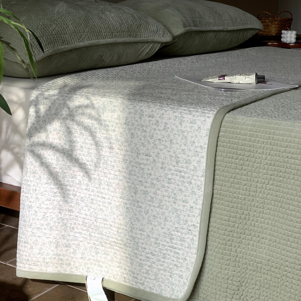 91家纺网 家纺一手货源 找家纺 汇庭 2025秋冬新款绒绒单品床盖系列 暮光之绿