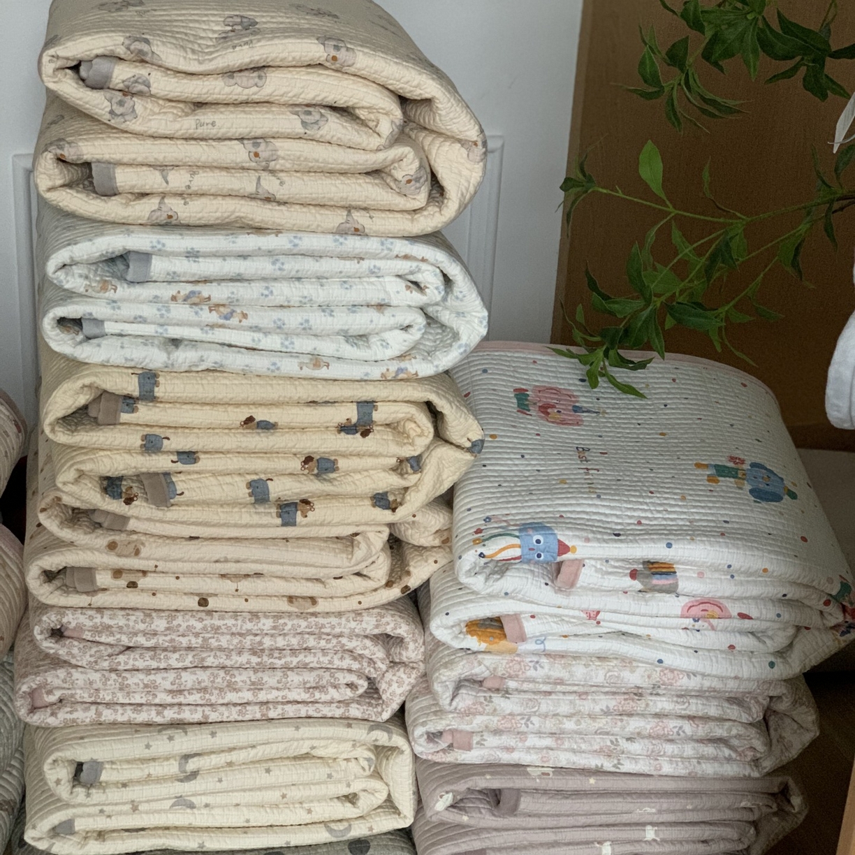 91家纺网 家纺一手货源 找家纺 汇庭 2025秋冬新款绒绒单品床盖系列 组合