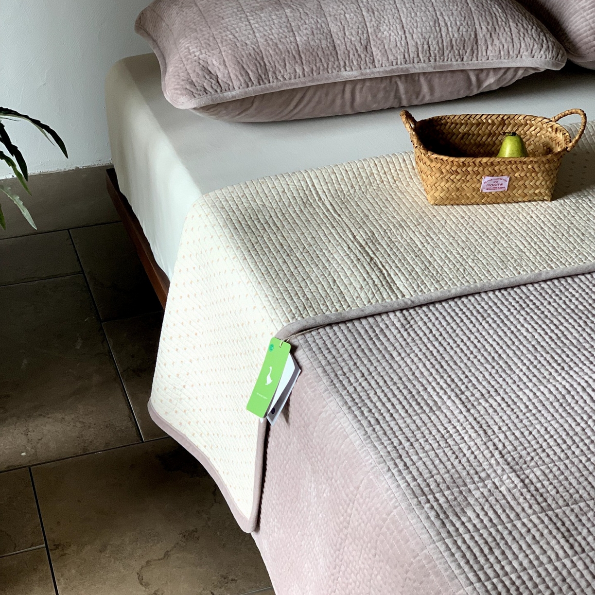 91家纺网 家纺一手货源 找家纺 汇庭 2025秋冬新款绒绒单品床盖系列 乃月