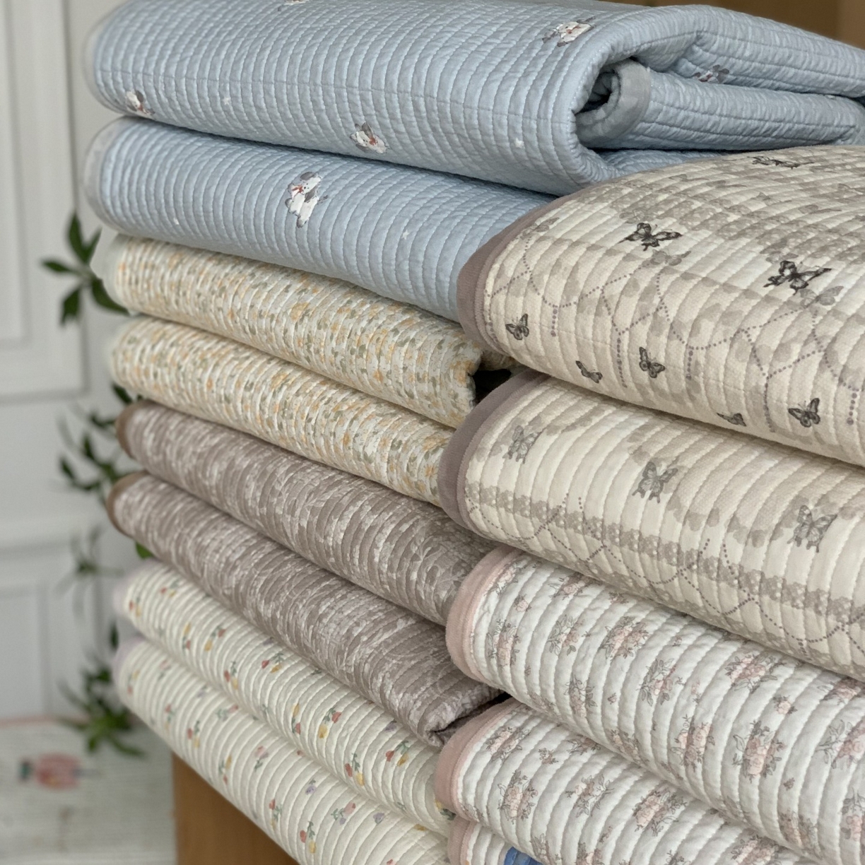 91家纺网 家纺一手货源 找家纺 汇庭 2025秋冬新款绒绒单品床盖系列 组合