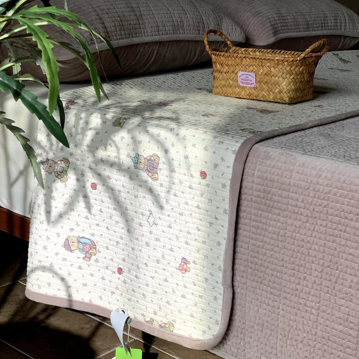 91家纺网 家纺一手货源 找家纺 汇庭 2025秋冬新款绒绒单品床盖系列 熊公主