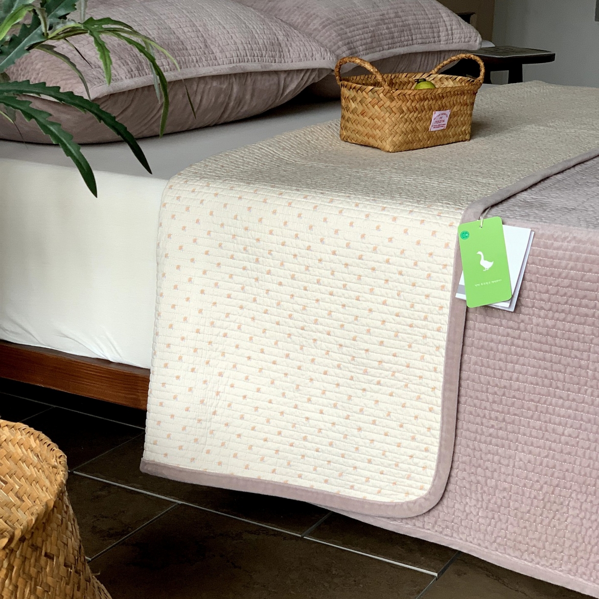 91家纺网 家纺一手货源 找家纺 汇庭 2025秋冬新款绒绒单品床盖系列 乃月