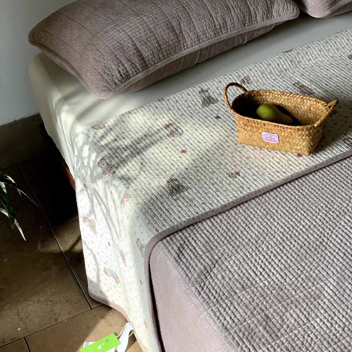 91家纺网 家纺一手货源 找家纺 汇庭 2025秋冬新款绒绒单品床盖系列 熊公主