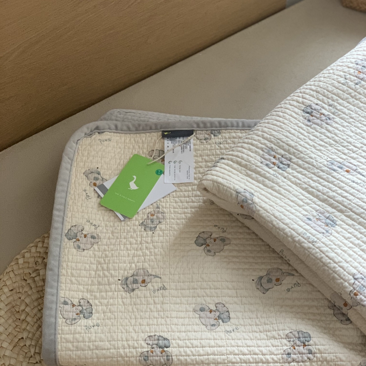 91家纺网 家纺一手货源 找家纺 汇庭 2025秋冬新款绒绒单品床盖系列 智慧象