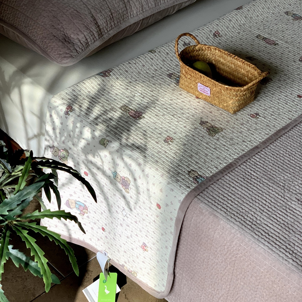 91家纺网 家纺一手货源 找家纺 汇庭 2025秋冬新款绒绒单品床盖系列 熊公主