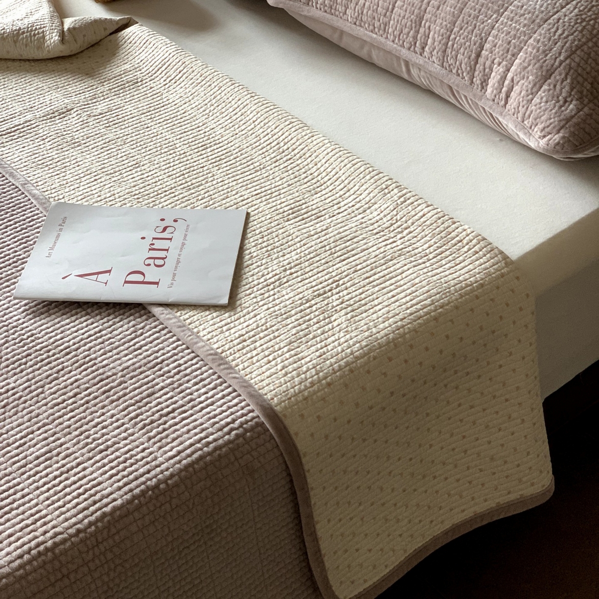 91家纺网 家纺一手货源 找家纺 汇庭 2025秋冬新款绒绒单品床盖系列 乃月