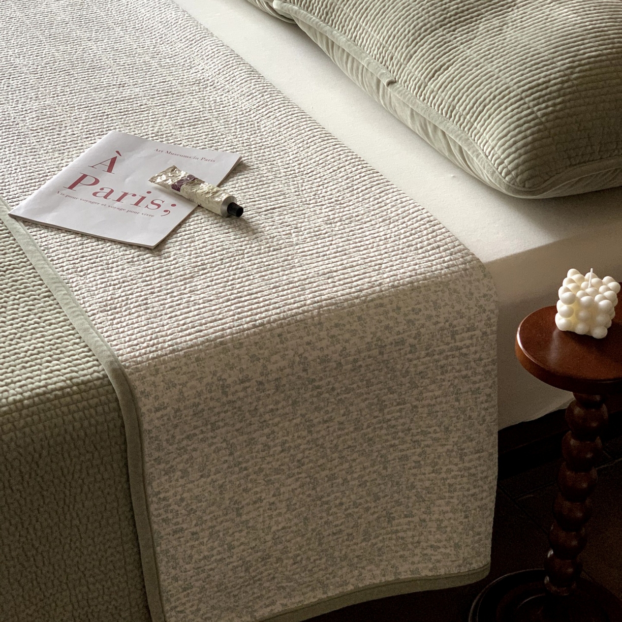 91家纺网 家纺一手货源 找家纺 汇庭 2025秋冬新款绒绒单品床盖系列 暮光之绿