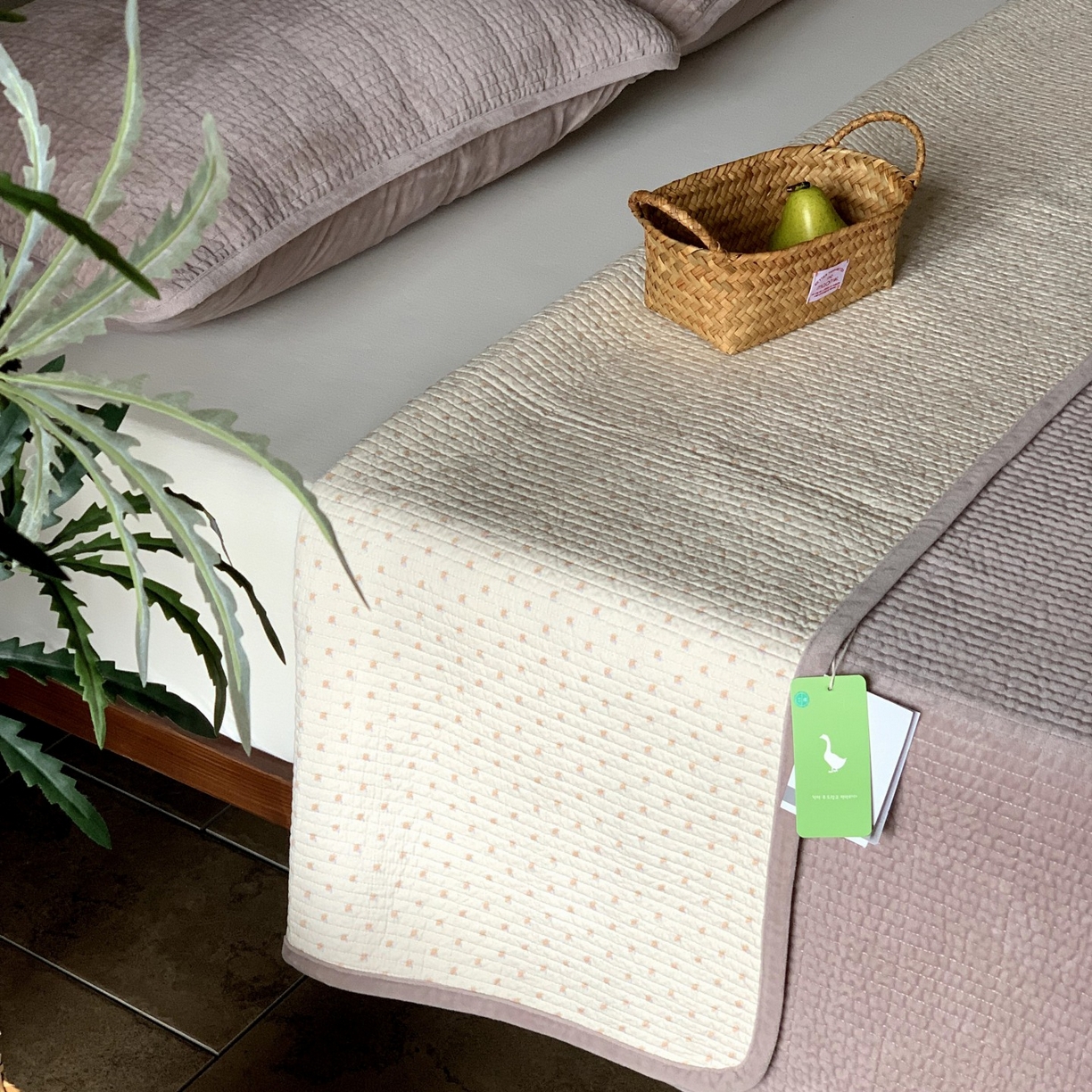 91家纺网 家纺一手货源 找家纺 汇庭 2025秋冬新款绒绒单品床盖系列 乃月