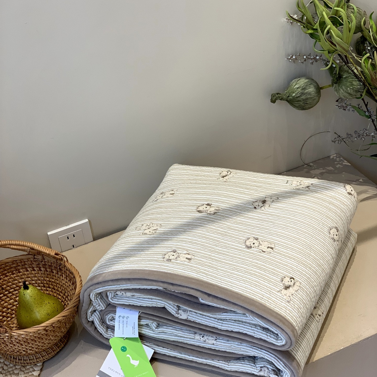 91家纺网 家纺一手货源 找家纺 汇庭 2025秋冬新款绒绒单品床盖系列 雪球狗