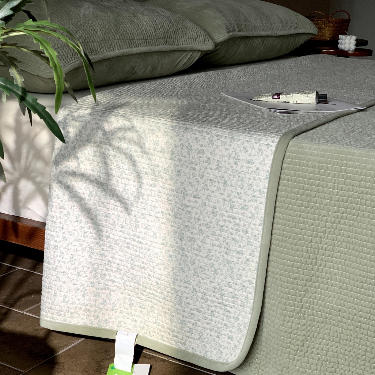 91家纺网 家纺一手货源 找家纺 汇庭 2025秋冬新款绒绒单品床盖系列 暮光之绿