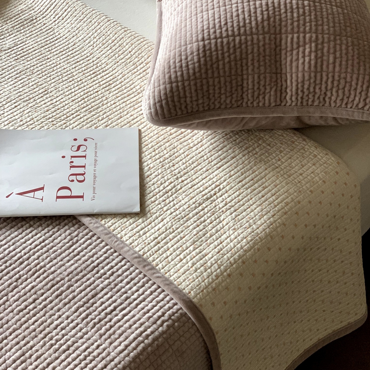 91家纺网 家纺一手货源 找家纺 汇庭 2025秋冬新款绒绒单品床盖系列 乃月