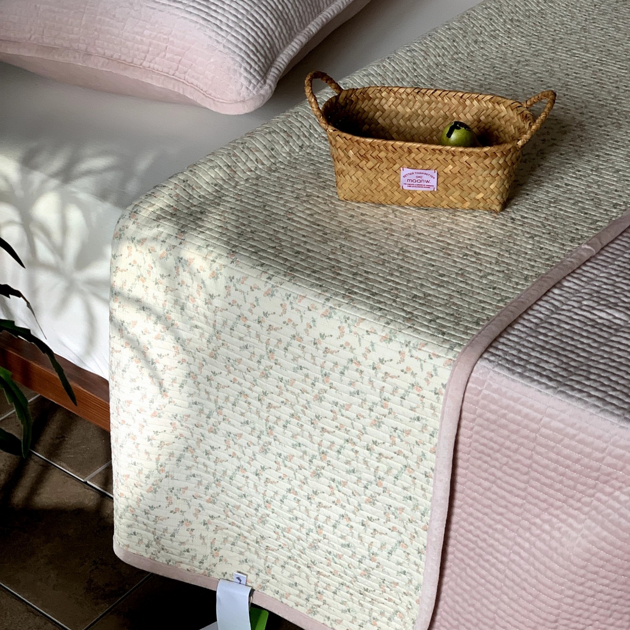 91家纺网 家纺一手货源 找家纺 汇庭 2025秋冬新款绒绒单品床盖系列 秋海棠