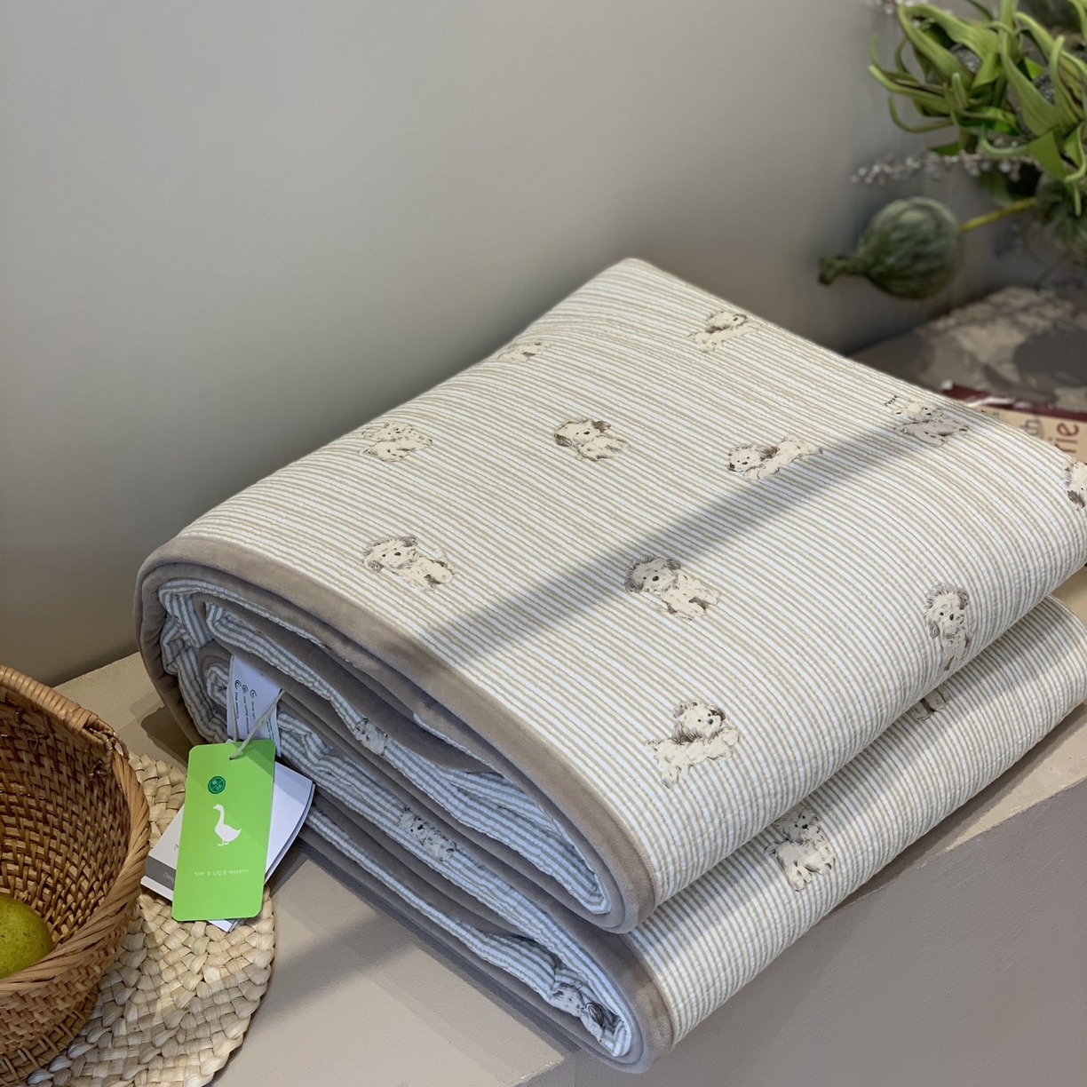 91家纺网 家纺一手货源 找家纺 汇庭 2025秋冬新款绒绒单品床盖系列 雪球狗