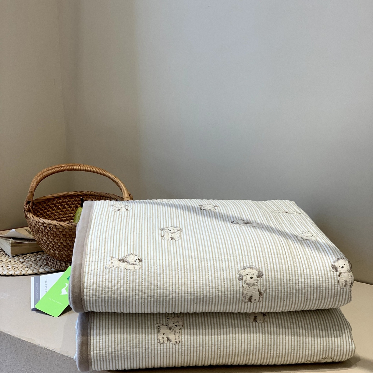 91家纺网 家纺一手货源 找家纺 汇庭 2025秋冬新款绒绒单品床盖系列 雪球狗