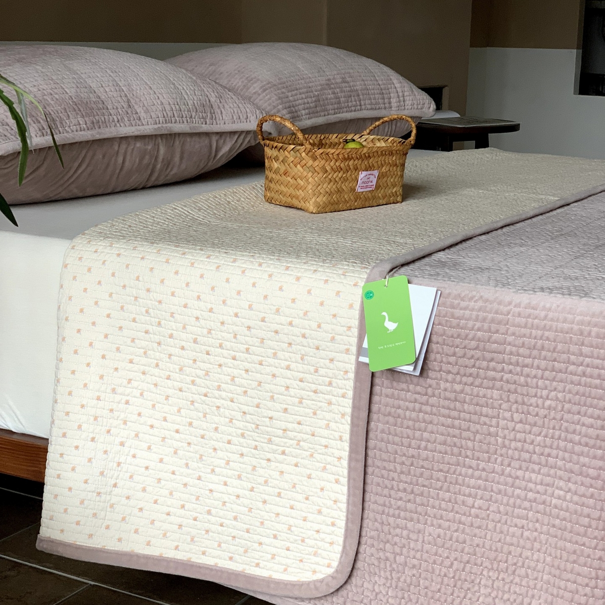 91家纺网 家纺一手货源 找家纺 汇庭 2025秋冬新款绒绒单品床盖系列 乃月