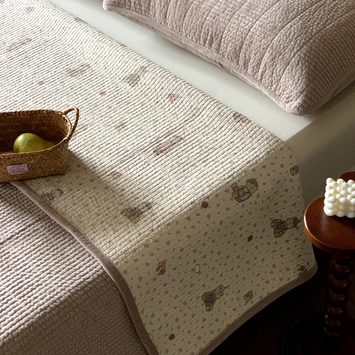 91家纺网 家纺一手货源 找家纺 汇庭 2025秋冬新款绒绒单品床盖系列 熊公主