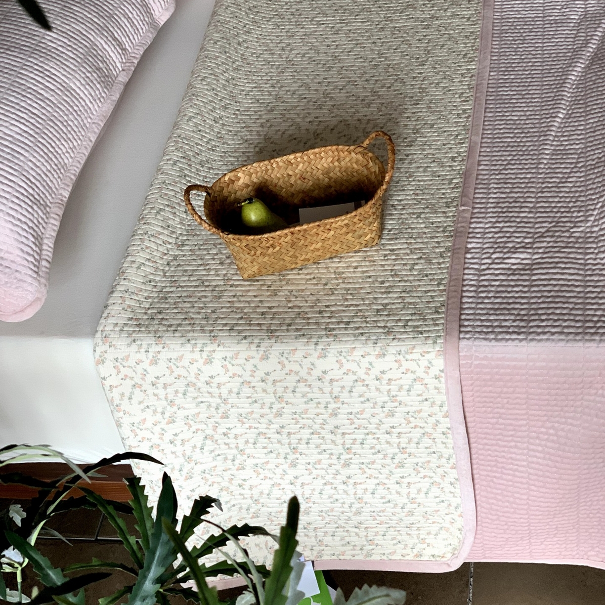 91家纺网 家纺一手货源 找家纺 汇庭 2025秋冬新款绒绒单品床盖系列 秋海棠