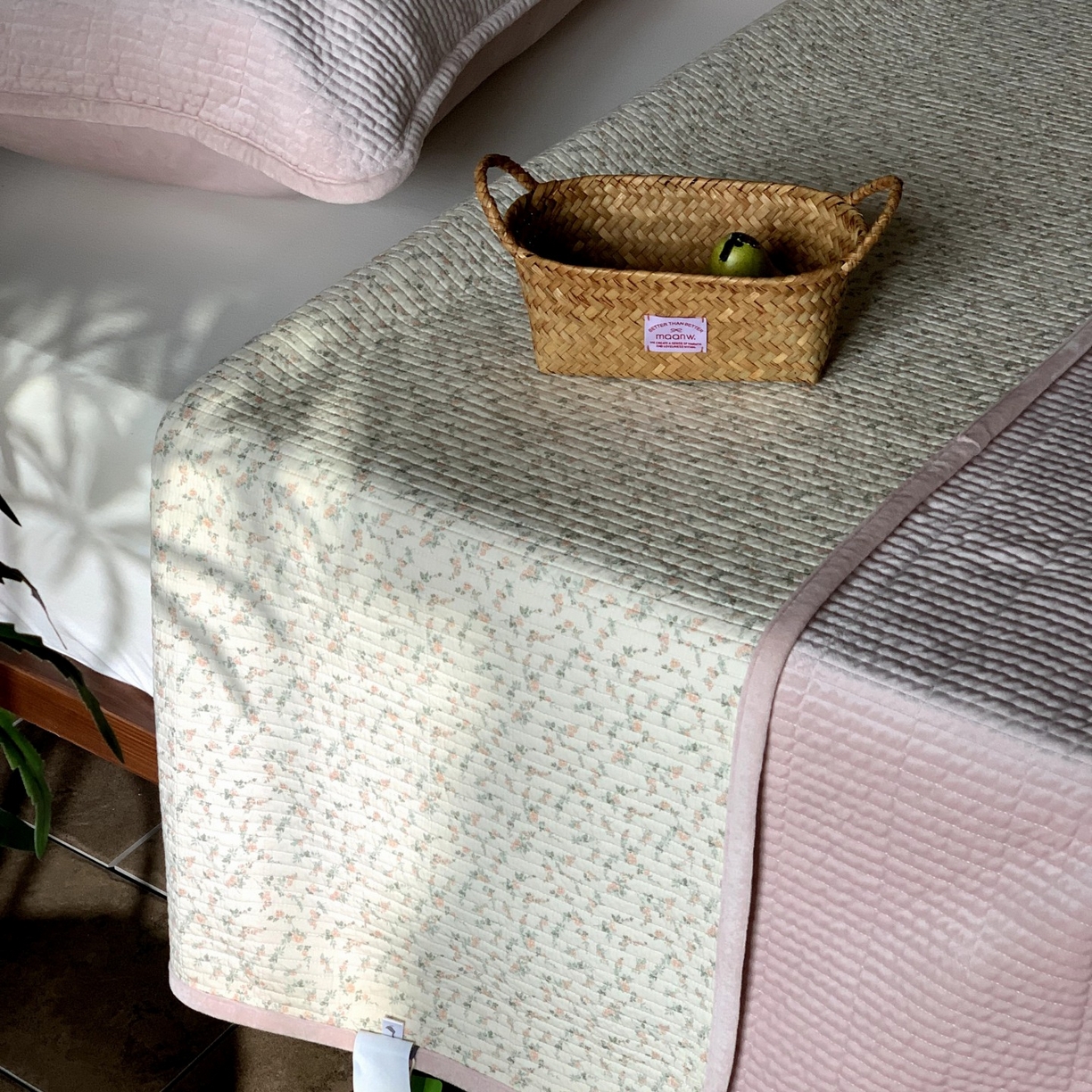 91家纺网 家纺一手货源 找家纺 汇庭 2025秋冬新款绒绒单品床盖系列 秋海棠