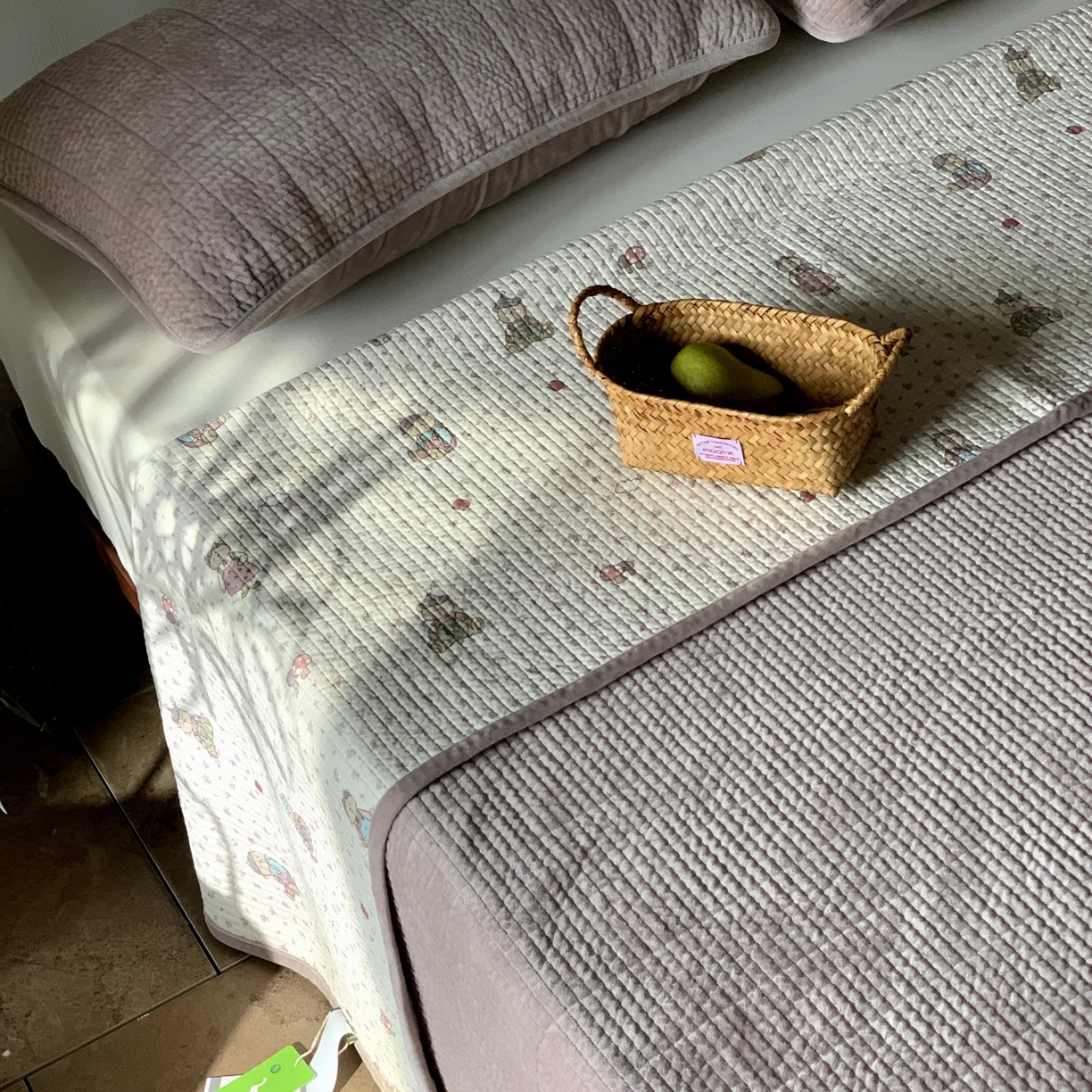 91家纺网 家纺一手货源 找家纺 汇庭 2025秋冬新款绒绒单品床盖系列 熊公主