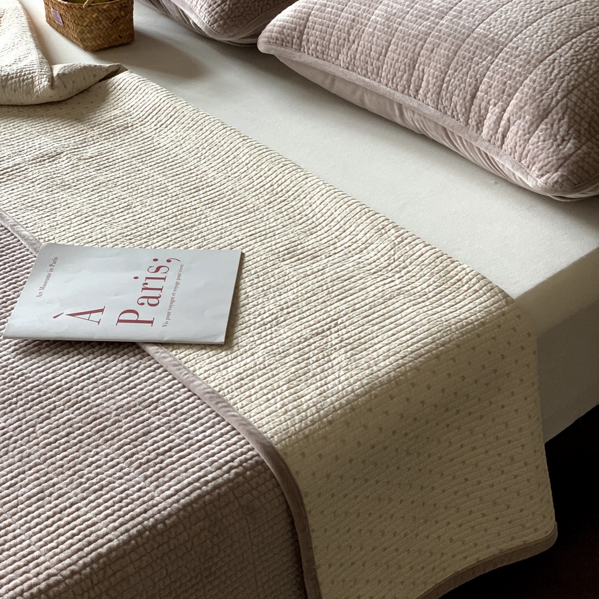 91家纺网 家纺一手货源 找家纺 汇庭 2025秋冬新款绒绒单品床盖系列 乃月