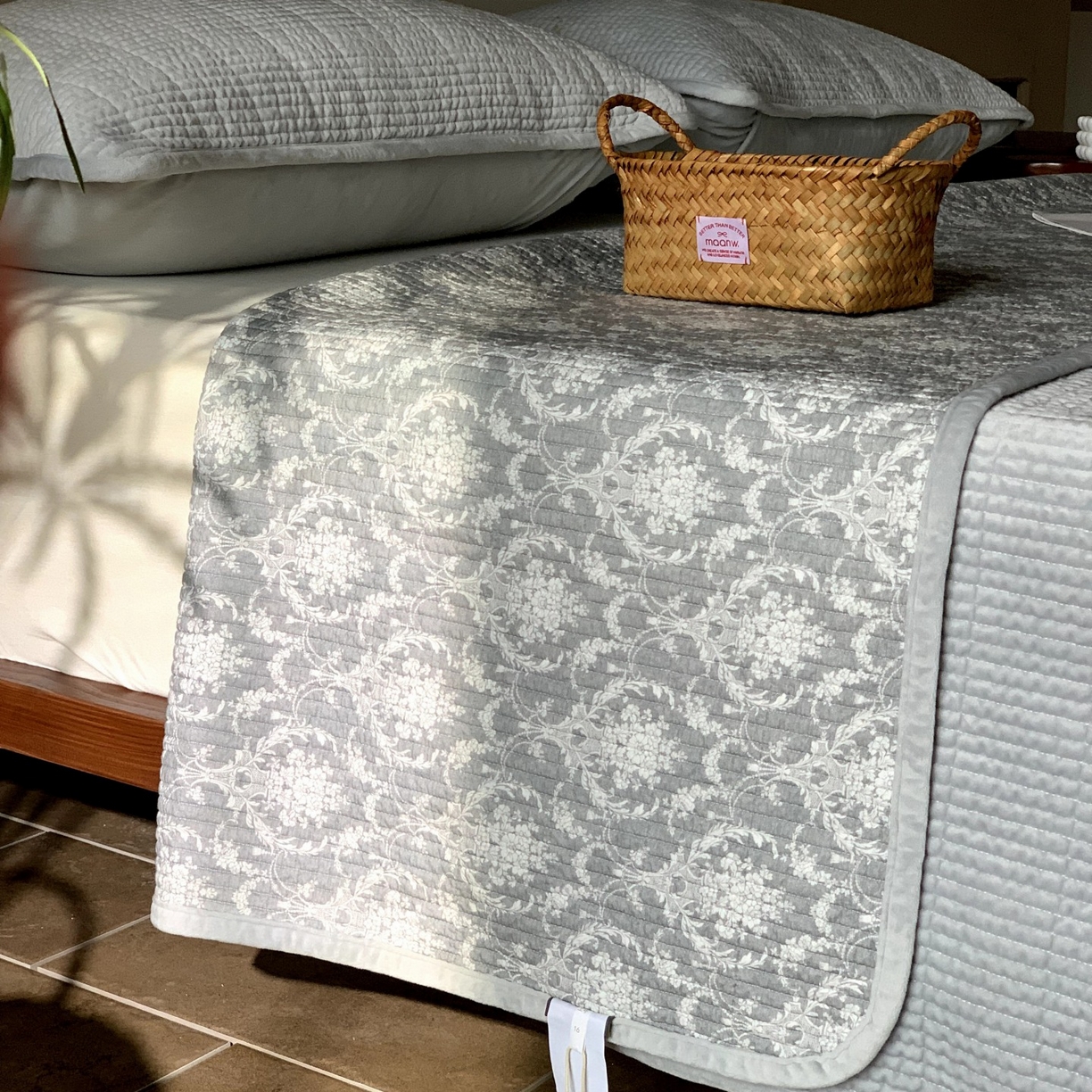 91家纺网 家纺一手货源 找家纺 汇庭 2025秋冬新款绒绒单品床盖系列 睡美人灰