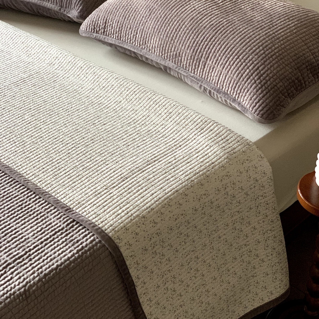 91家纺网 家纺一手货源 找家纺 汇庭 2025秋冬新款绒绒单品床盖系列 紫梦境