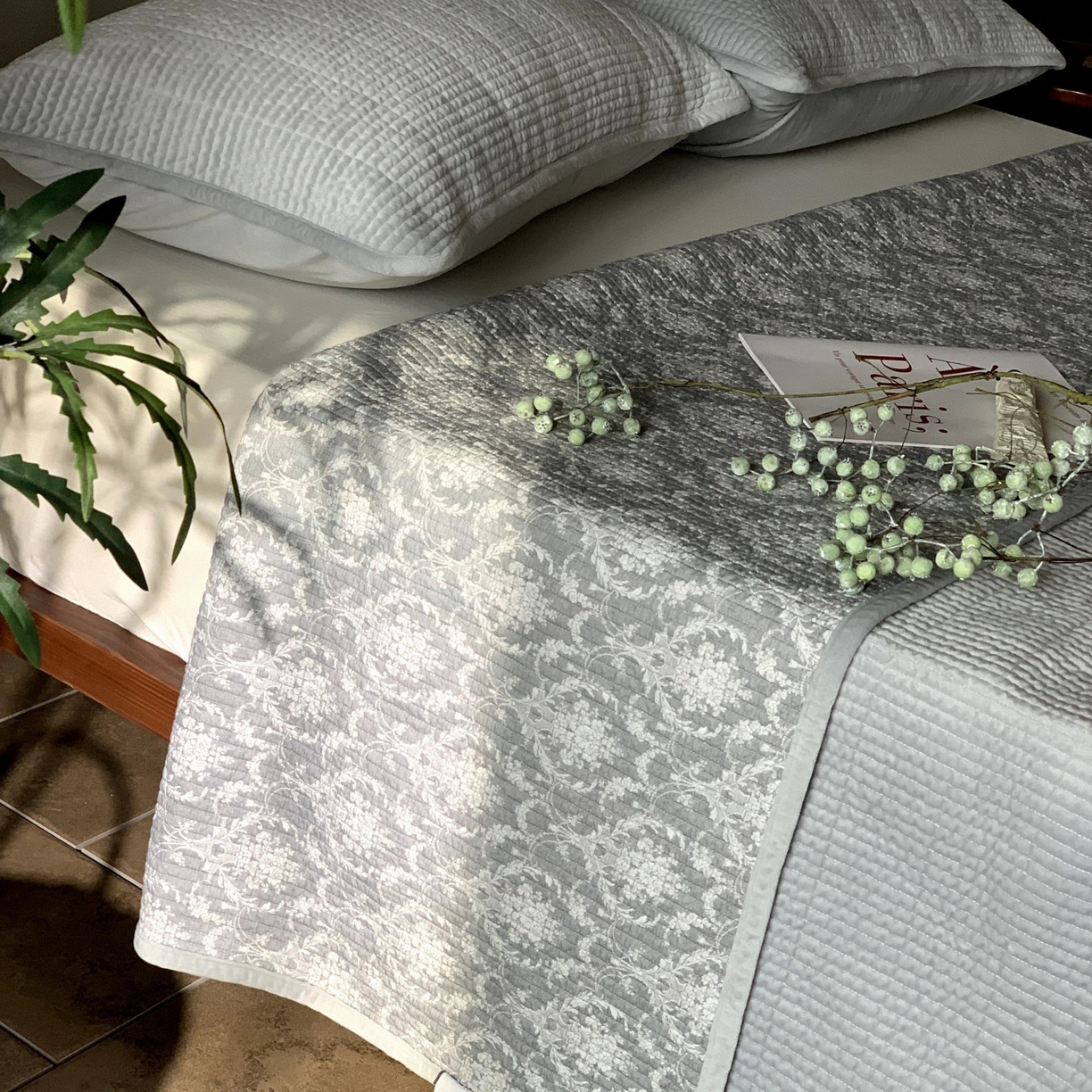 91家纺网 家纺一手货源 找家纺 汇庭 2025秋冬新款绒绒单品床盖系列 睡美人灰