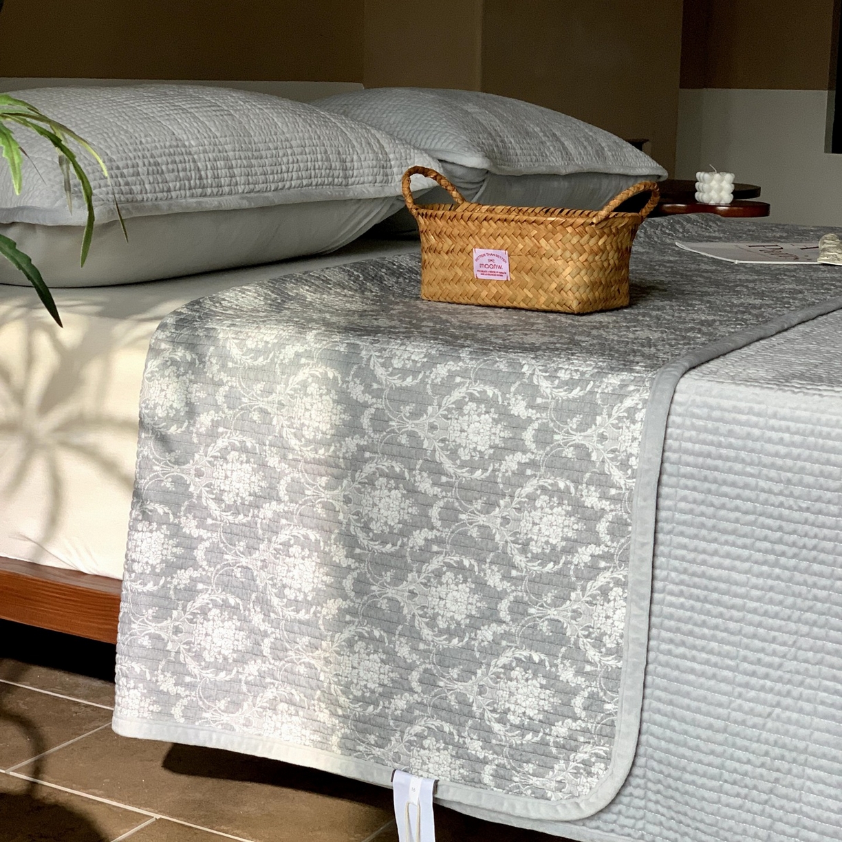 91家纺网 家纺一手货源 找家纺 汇庭 2025秋冬新款绒绒单品床盖系列 睡美人灰