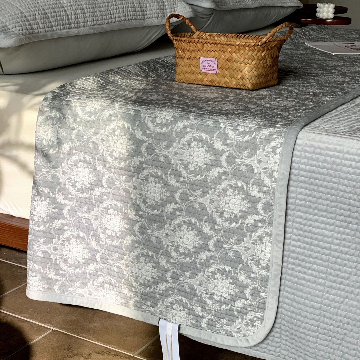 91家纺网 家纺一手货源 找家纺 汇庭 2025秋冬新款绒绒单品床盖系列 睡美人灰