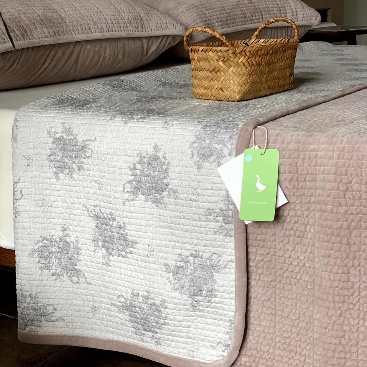 91家纺网 家纺一手货源 找家纺 汇庭 2025秋冬新款绒绒单品床盖系列 唯露