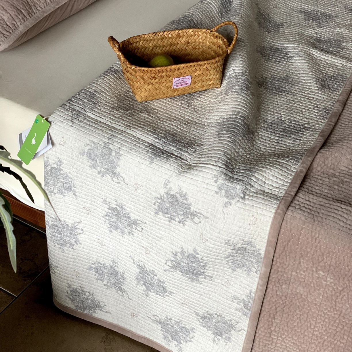 91家纺网 家纺一手货源 找家纺 汇庭 2025秋冬新款绒绒单品床盖系列 唯露