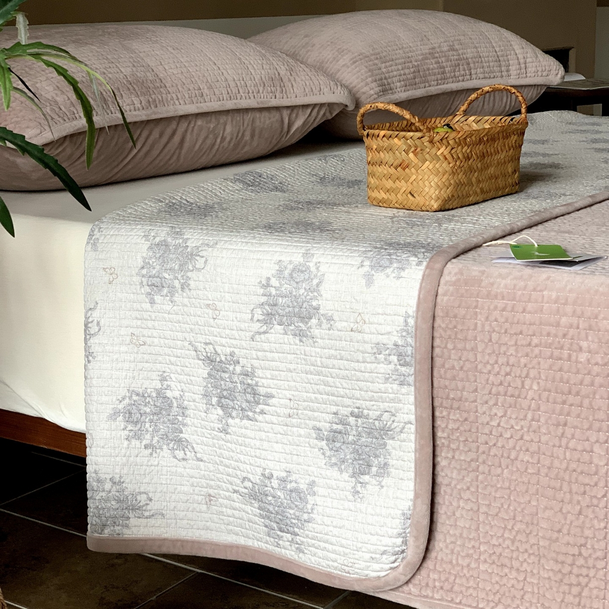 91家纺网 家纺一手货源 找家纺 汇庭 2025秋冬新款绒绒单品床盖系列 唯露