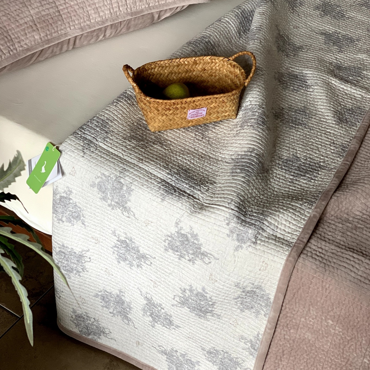 91家纺网 家纺一手货源 找家纺 汇庭 2025秋冬新款绒绒单品床盖系列 唯露