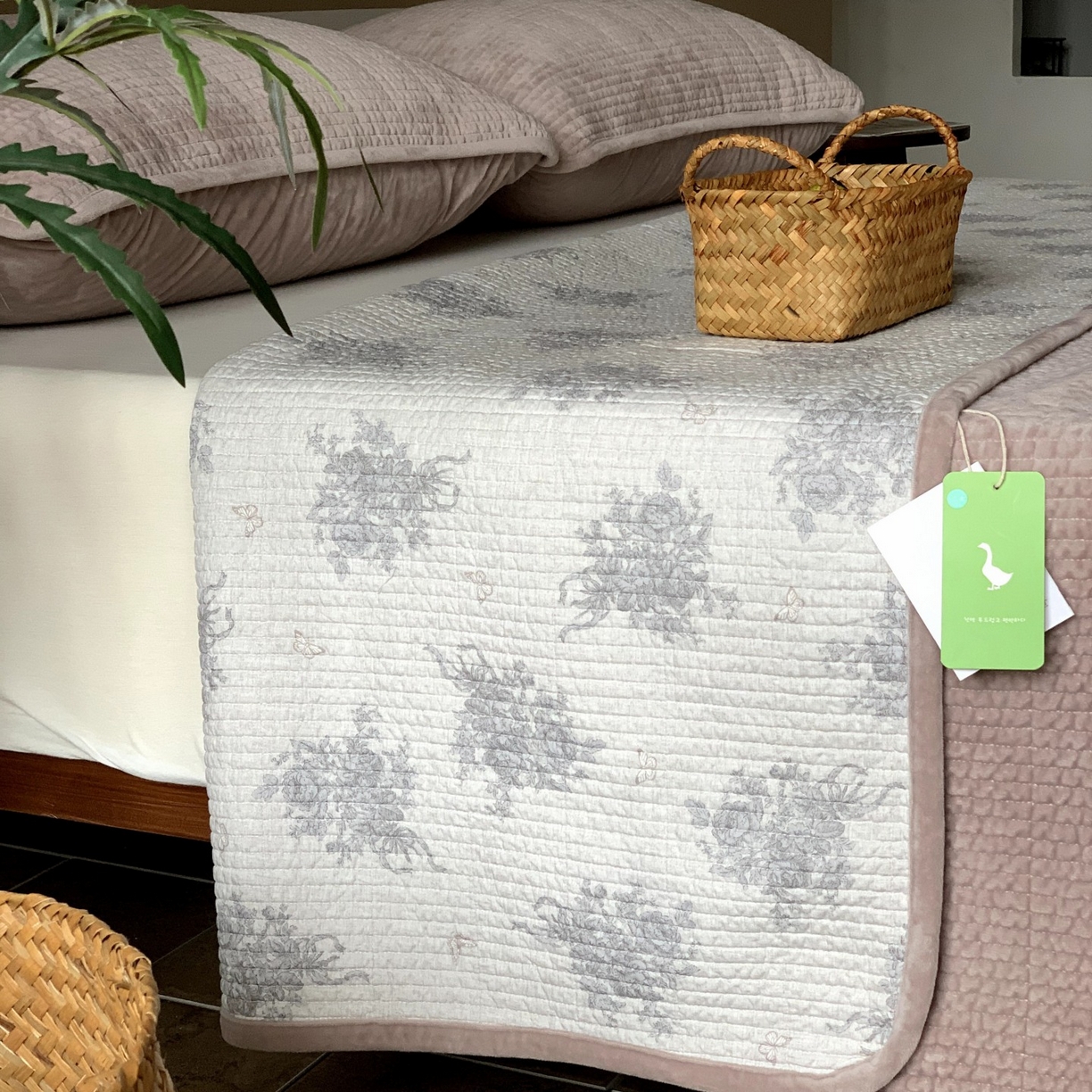 91家纺网 家纺一手货源 找家纺 汇庭 2025秋冬新款绒绒单品床盖系列 唯露