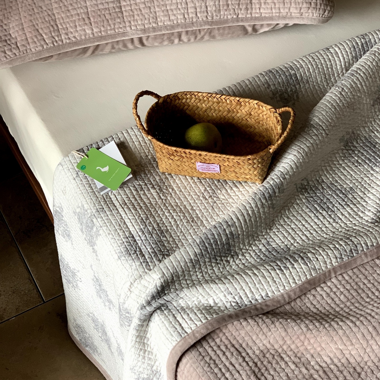 91家纺网 家纺一手货源 找家纺 汇庭 2025秋冬新款绒绒单品床盖系列 唯露