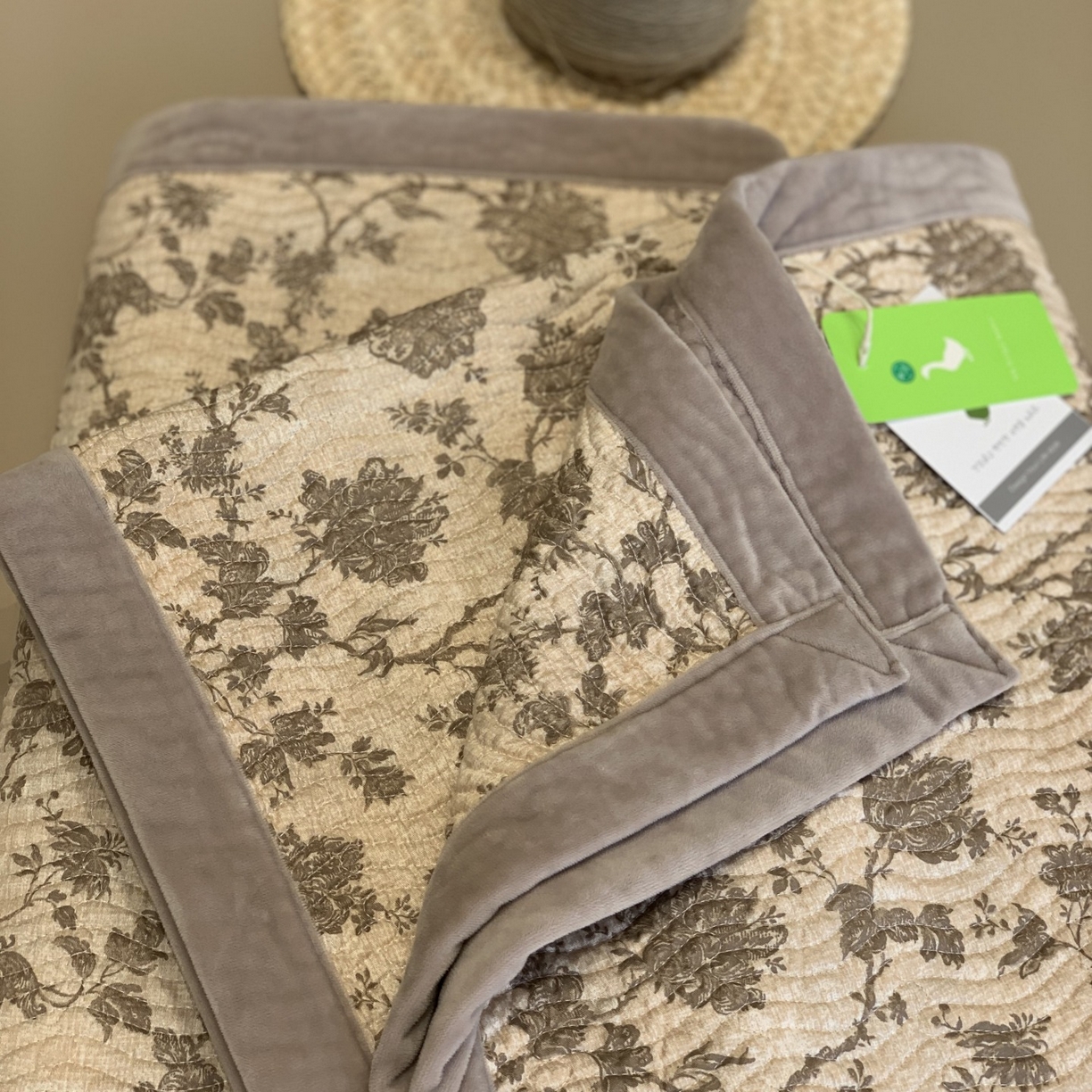 91家纺网 家纺一手货源 找家纺 汇庭 2025秋冬新款卡司绒单品床盖系列 悦雅舒