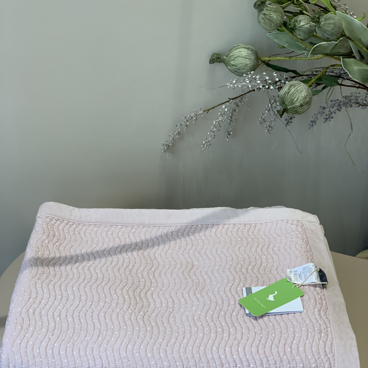 91家纺网 家纺一手货源 找家纺 汇庭 2025秋冬新款卡司绒单品床盖系列 气泡粉