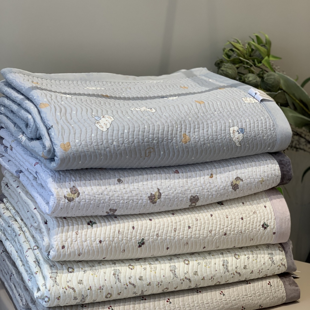 91家纺网 家纺一手货源 找家纺 汇庭 2025秋冬新款卡司绒单品床盖系列 组合