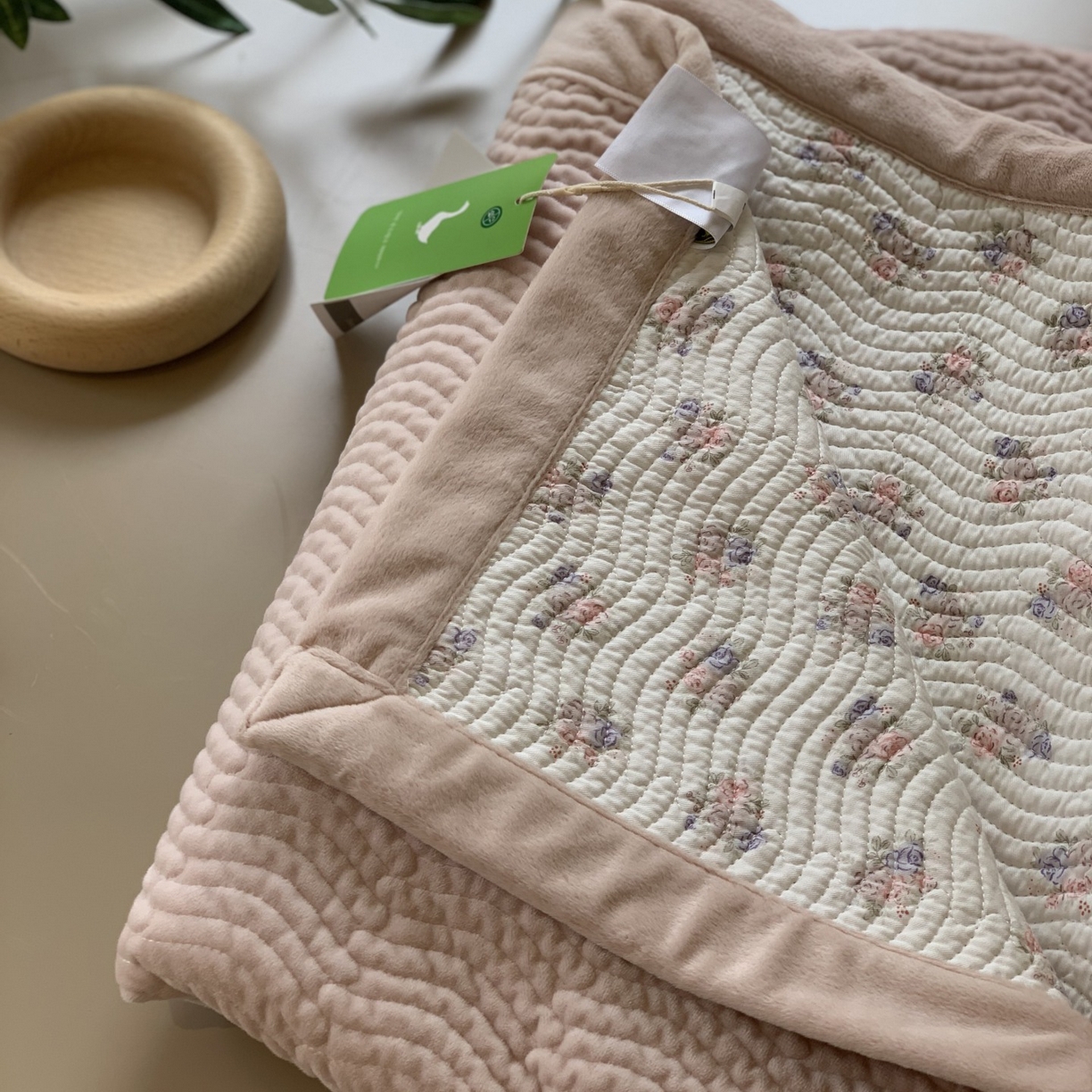 91家纺网 家纺一手货源 找家纺 汇庭 2025秋冬新款卡司绒单品床盖系列 蜜语